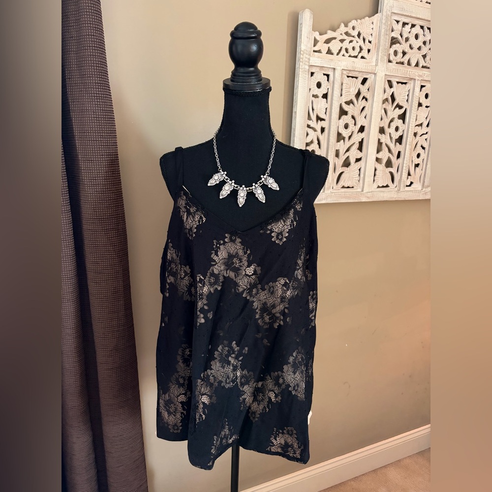 Torrid Sophie Black and Cream Lace Camisole 🖤